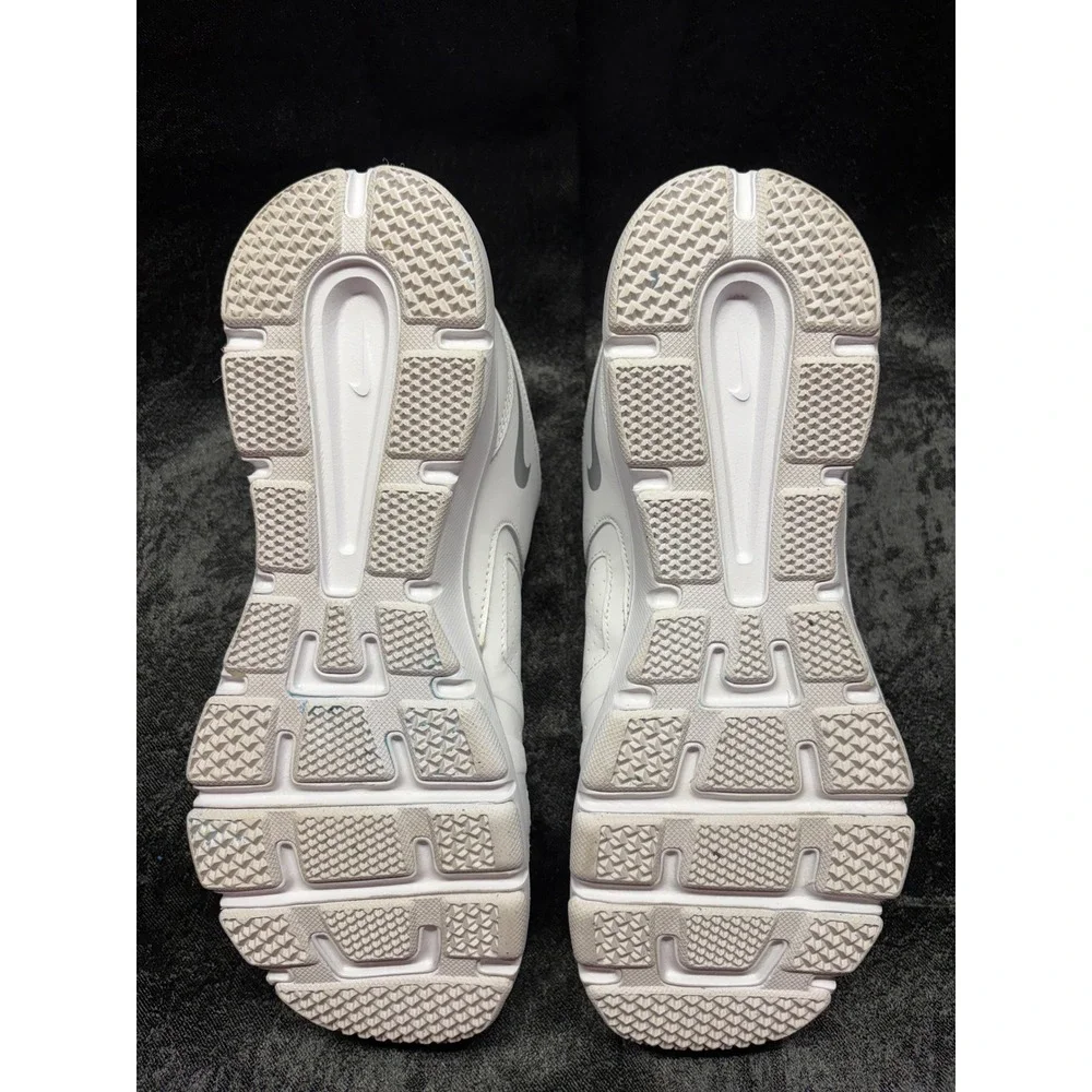 Nike T-Lite XI Mens Training Shoes White Metallic Silver 610232-101 Size‎ 9